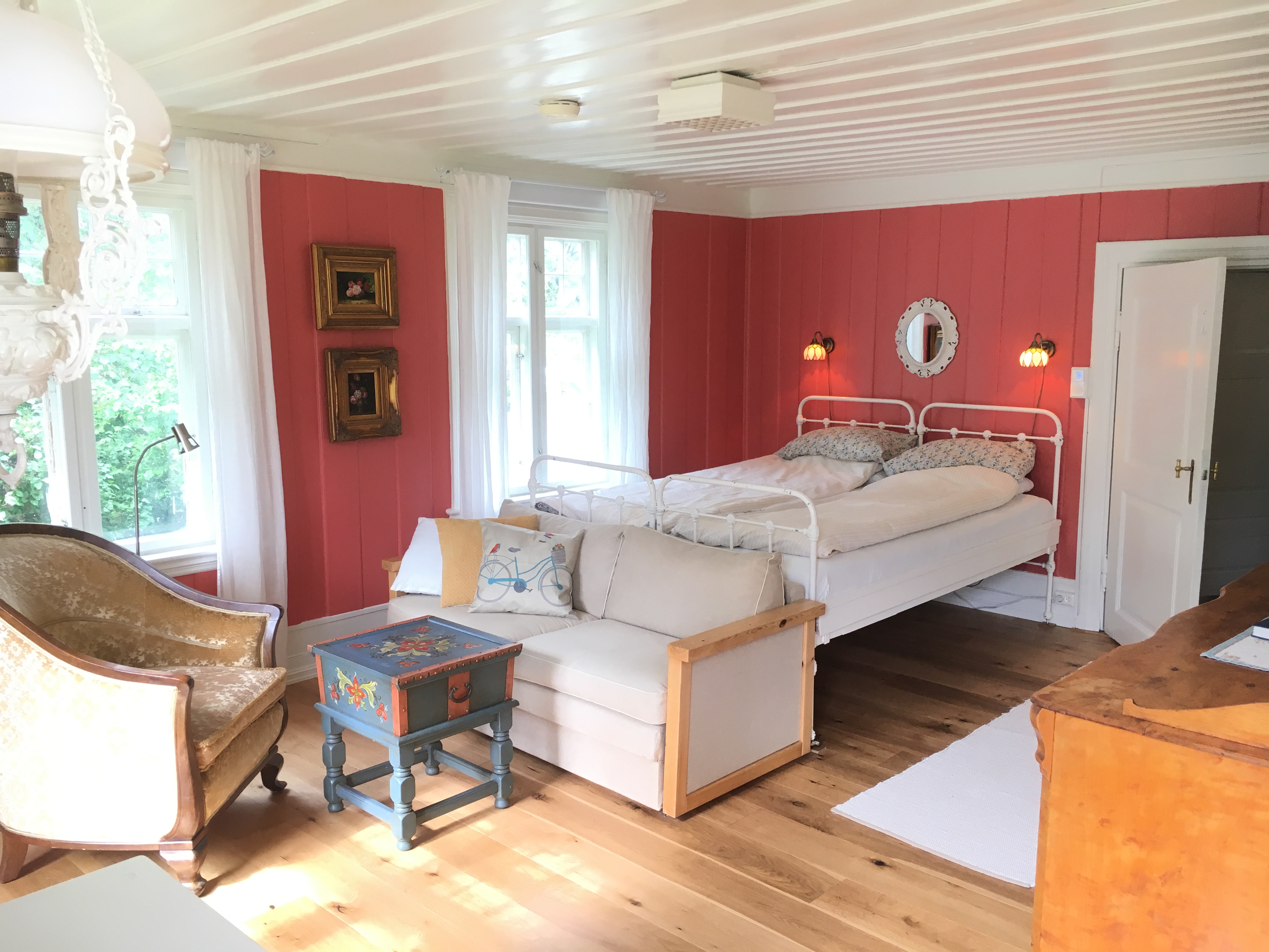 Syrinsuiten - leilighet med dobbeltseng og sittegruppe